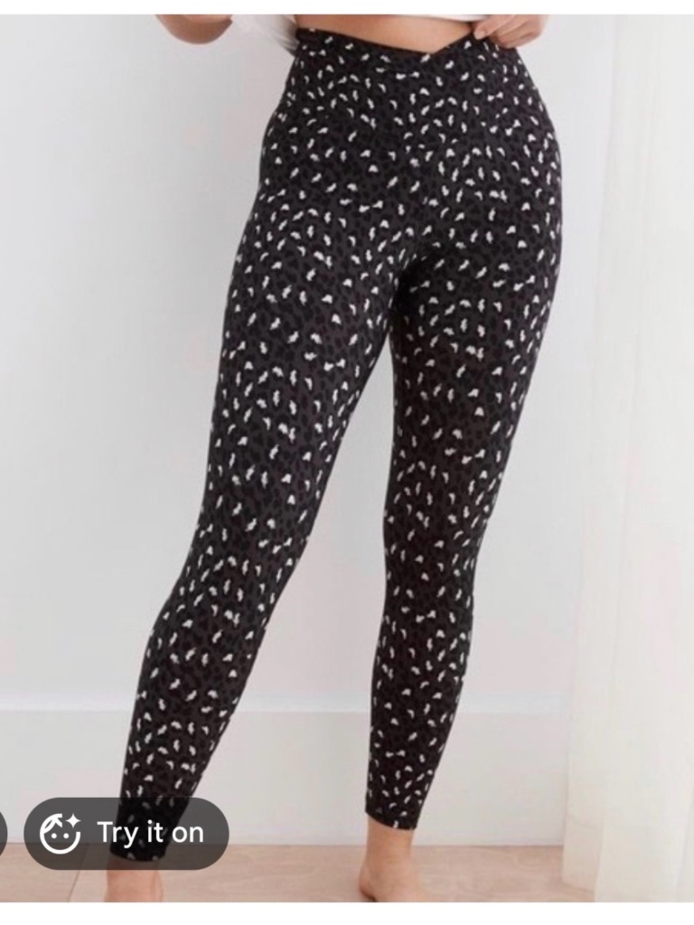 Aerie crossover waistband Smal Black leopard High-Waist Printed Leggings